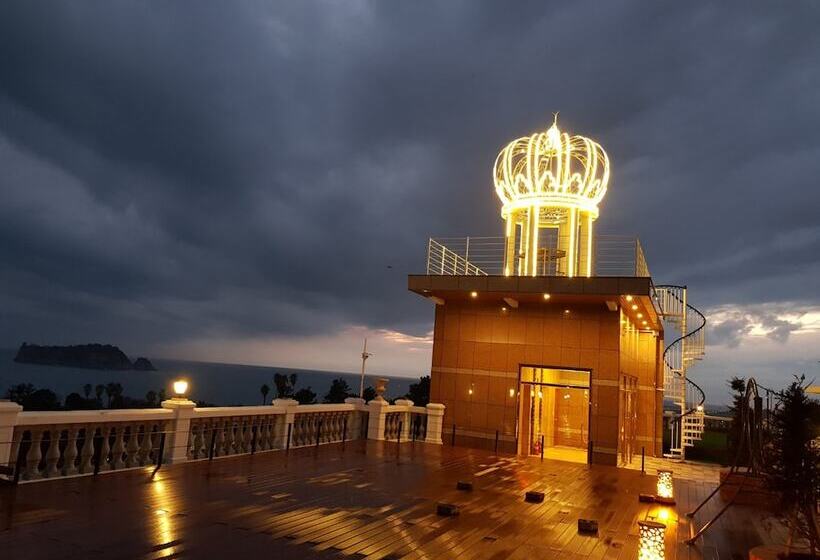 Goldone Hotel & Suites