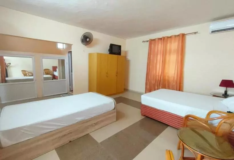 هتل Auberge Les Lilas