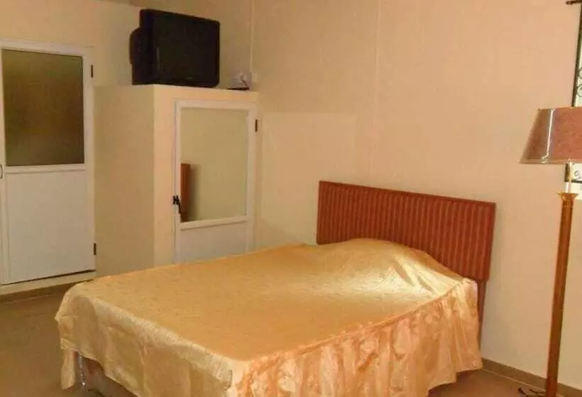 هتل Auberge Les Lilas