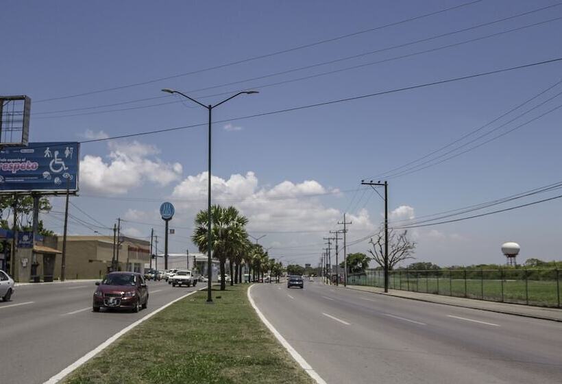 Отель Bonitto Inn® Tampico Aeropuerto