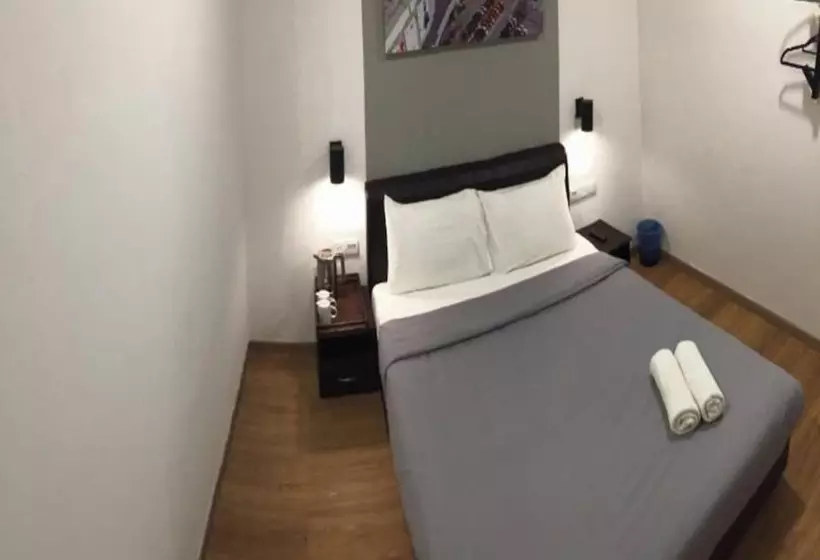 هتل Carlton Inn Bukit Ubi