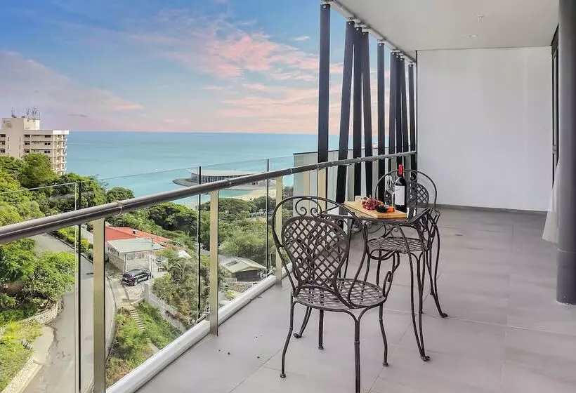 ホテル Crowne Plaza Residences Port Moresby, An Ihg