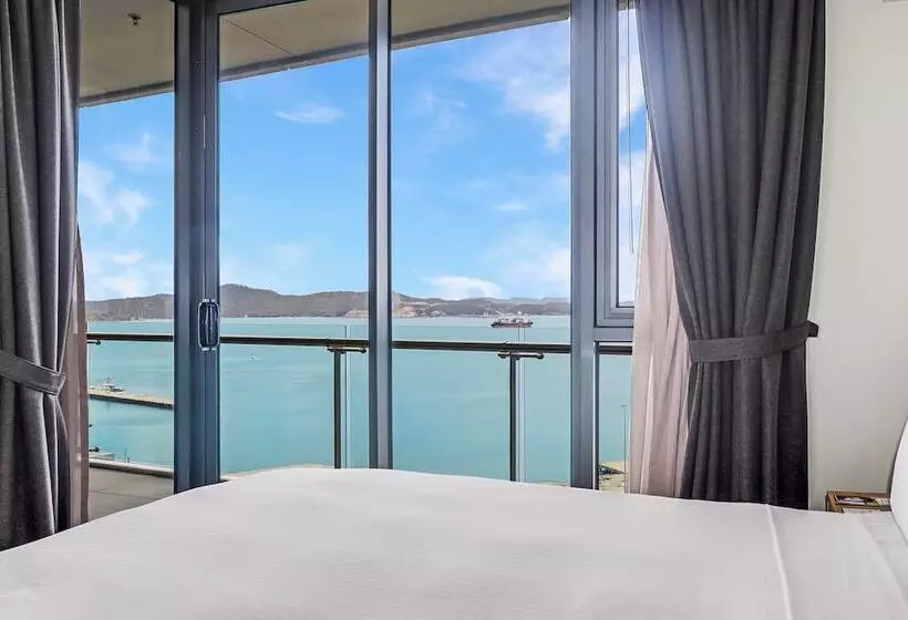 ホテル Crowne Plaza Residences Port Moresby, An Ihg
