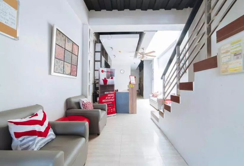 Hotelli Reddoorz Near G Mall Bajada