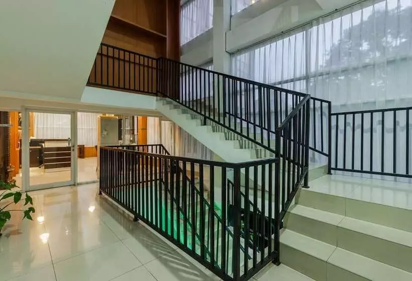 Hotelli Reddoorz Premium @ Ampera Raya 2