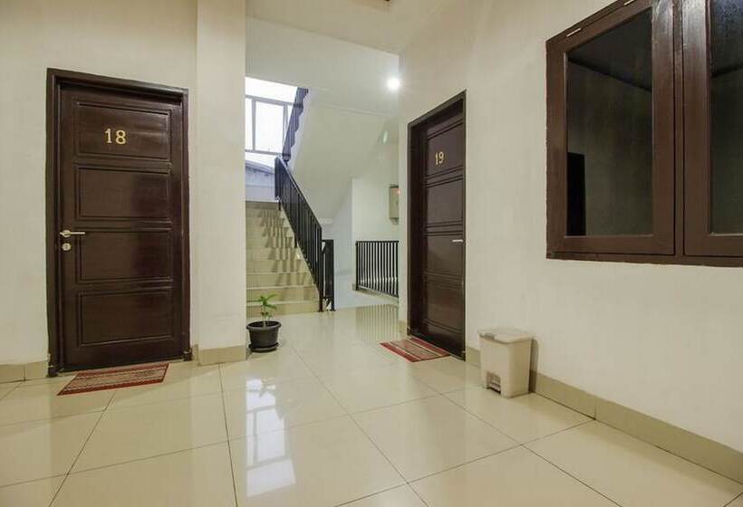 בית מלון כפרי Reddoorz Premium @ Ampera Raya 2