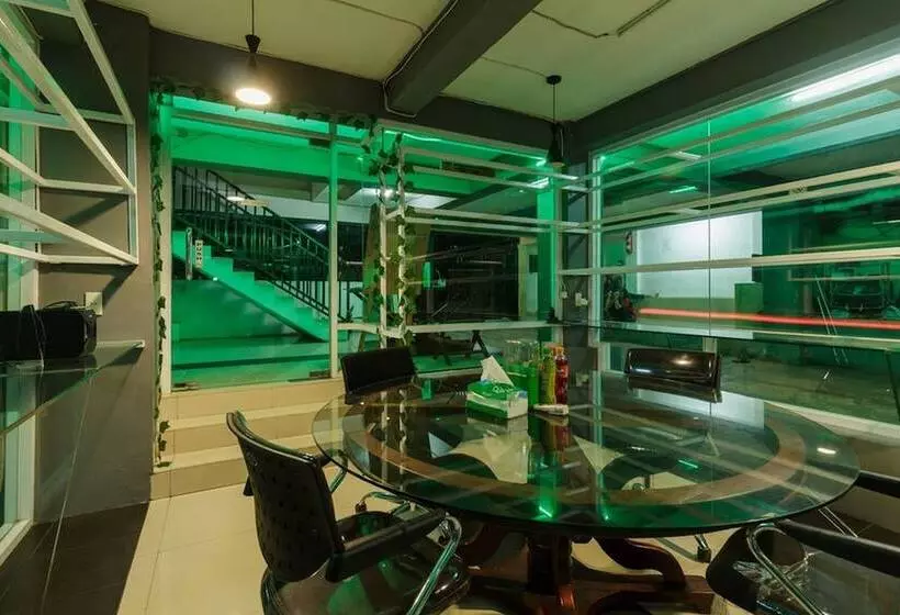 Hotelli Reddoorz Premium @ Ampera Raya 2