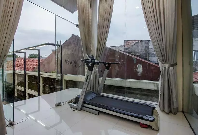 Hotelli Reddoorz Premium @ Ampera Raya 2