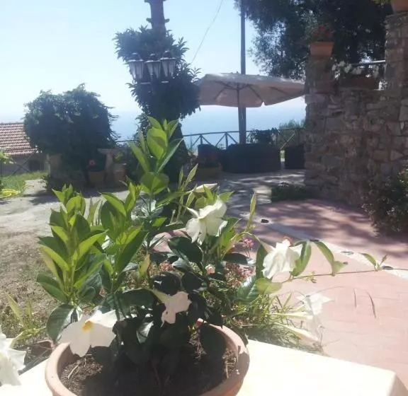 Maaseutuhotelli La Focazza