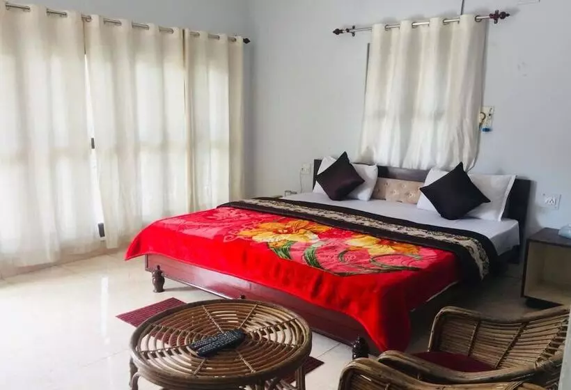 Hotelli Shangrila Resorts By Raatri