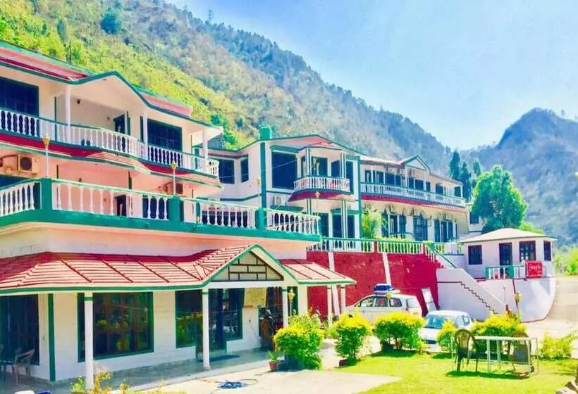 Hotelli Shangrila Resorts By Raatri