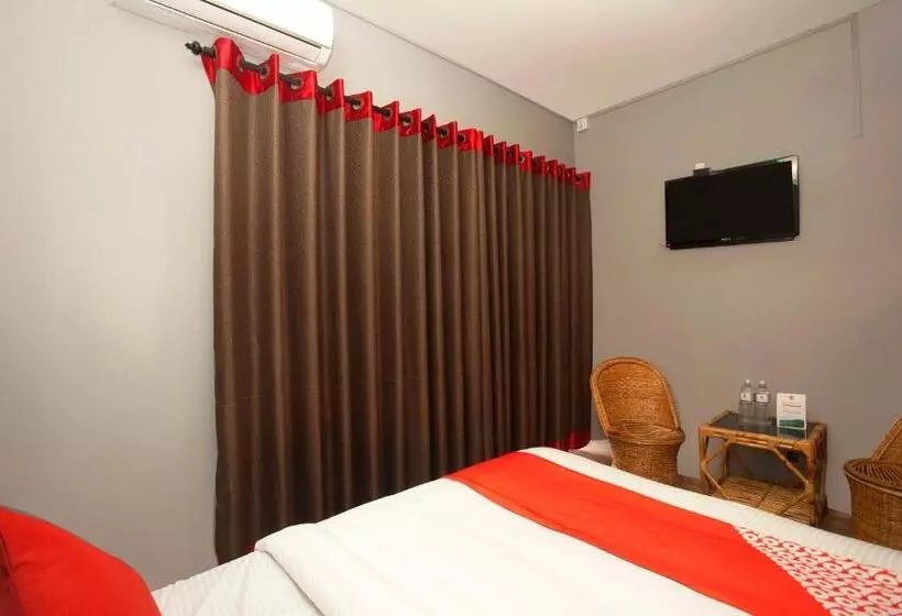 هتل Yunik By Oyo Rooms