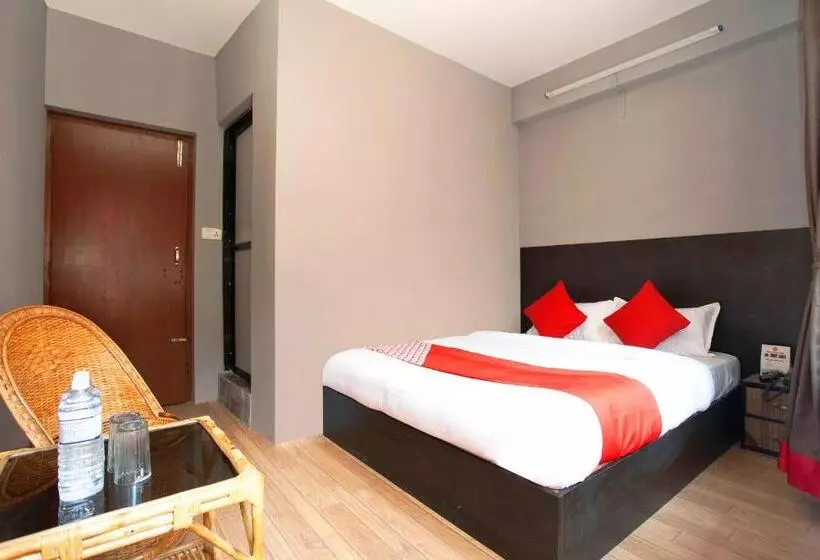 هتل Yunik By Oyo Rooms