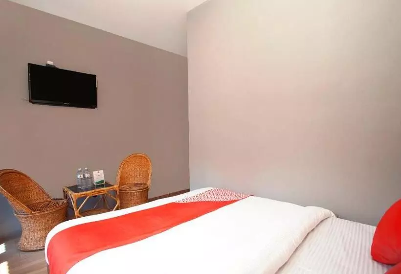 هتل Yunik By Oyo Rooms