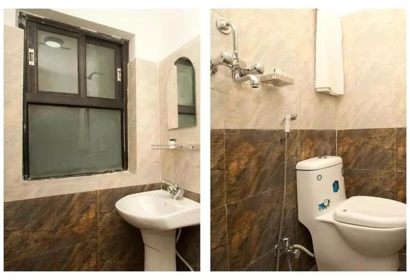 هتل Yunik By Oyo Rooms