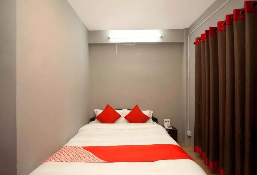 هتل Yunik By Oyo Rooms