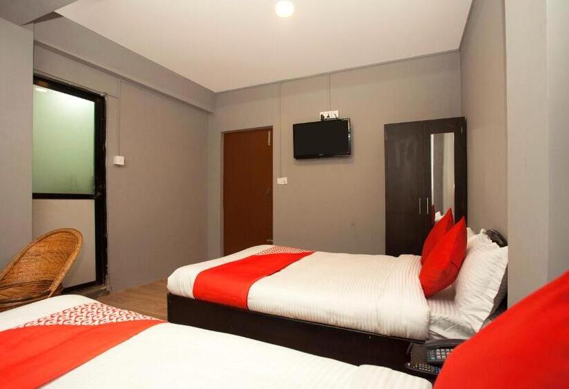 هتل Yunik By Oyo Rooms