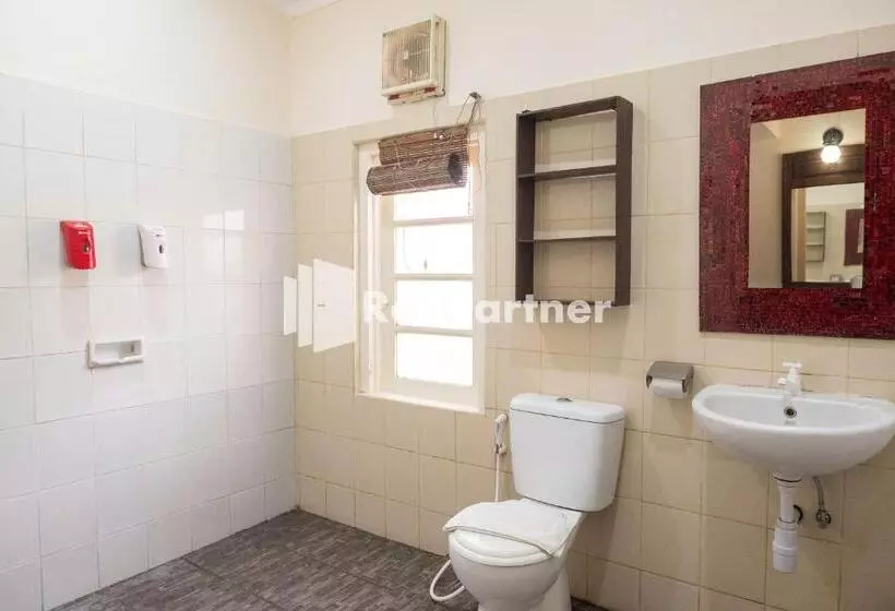 ペンション Monginsidi Guest House Syariah Malioboro Yogyakarta Mitra Reddoorz