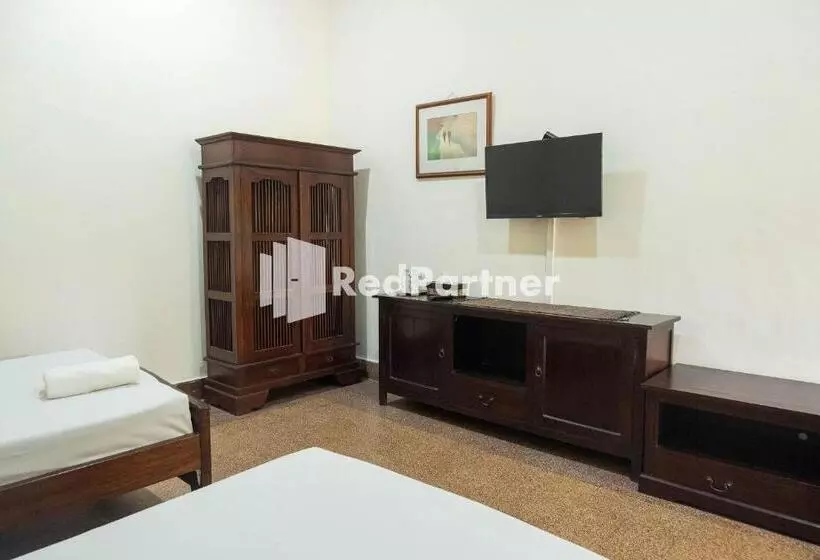 ペンション Monginsidi Guest House Syariah Malioboro Yogyakarta Mitra Reddoorz