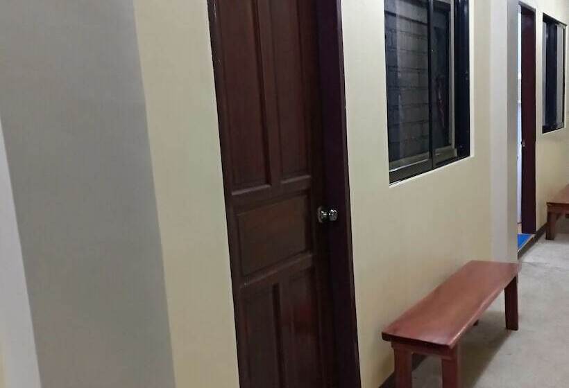 호스텔 Coron Backpacker Guesthouse