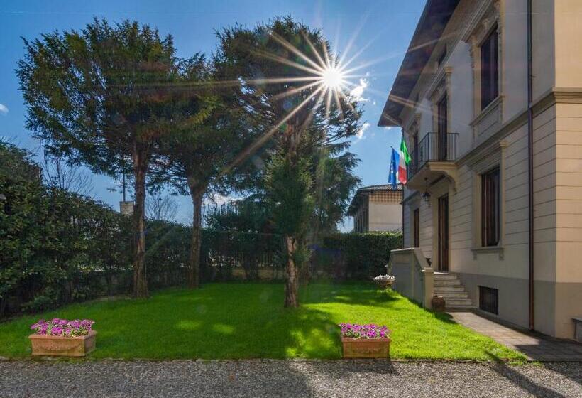 تختخواب و صبحانه Villa Ricci Suites