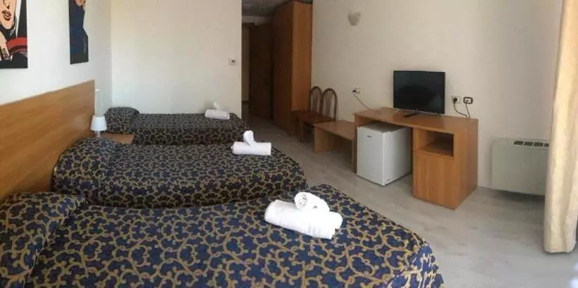 مسافرخانه Villa Strassoldo Ex Attianese Hotel Restaurant
