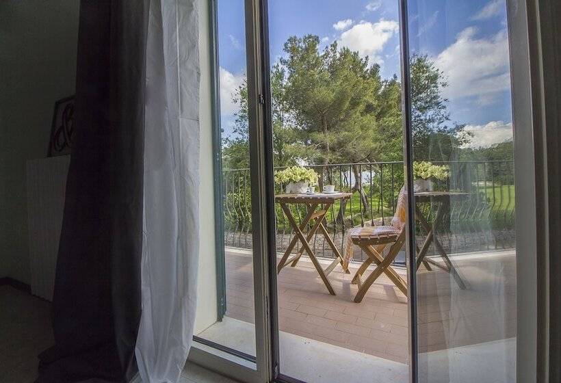 פונדק Poggio Active