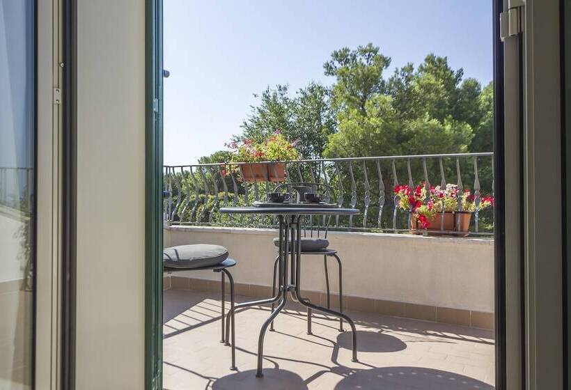 פונדק Poggio Active