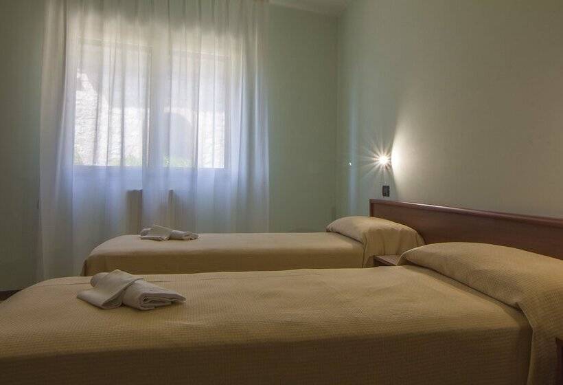 פונדק Poggio Active