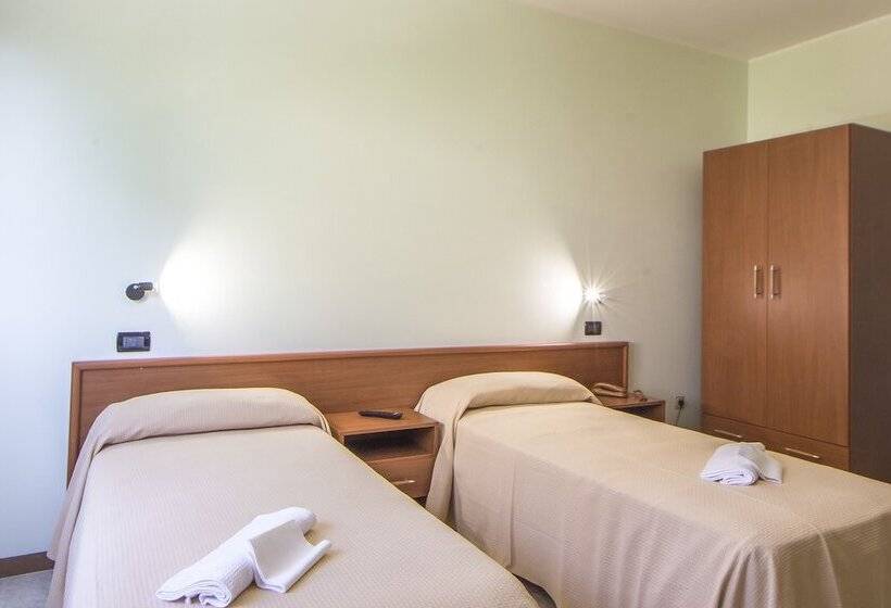 פונדק Poggio Active