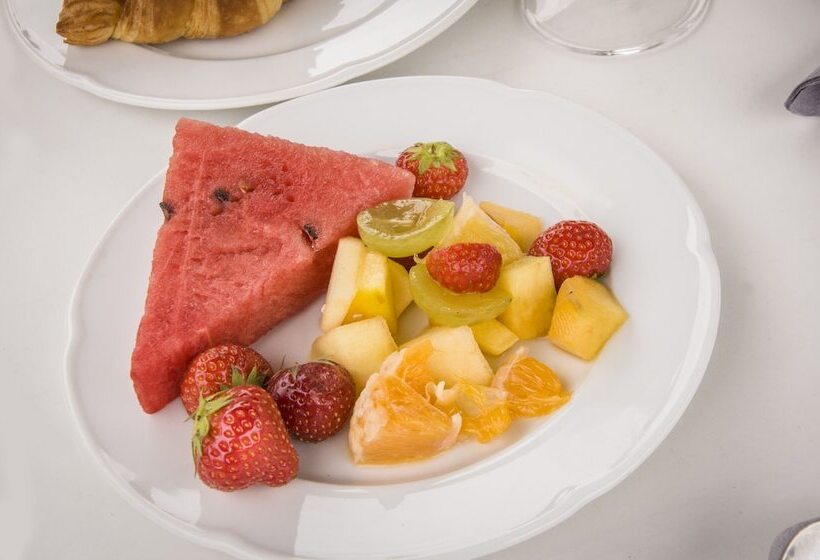 פונדק Poggio Active