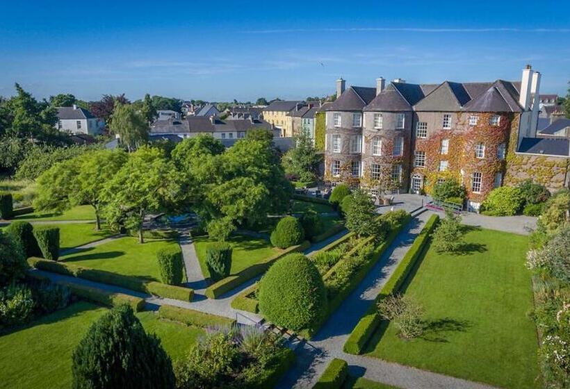 هتل Butler House & Garden