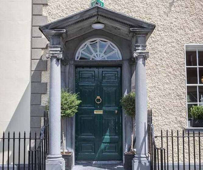 هتل Butler House & Garden