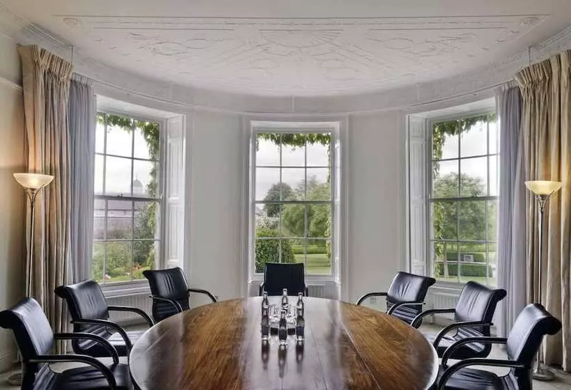 هتل Butler House & Garden