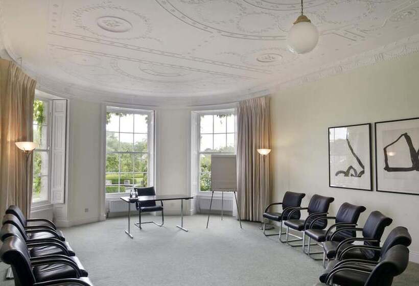 هتل Butler House & Garden