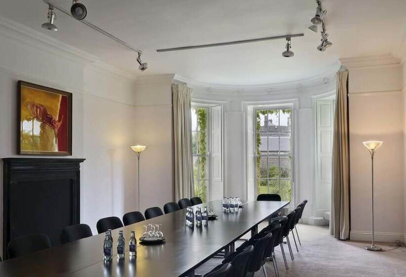 هتل Butler House & Garden