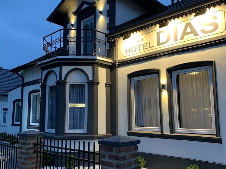 Отель Dias