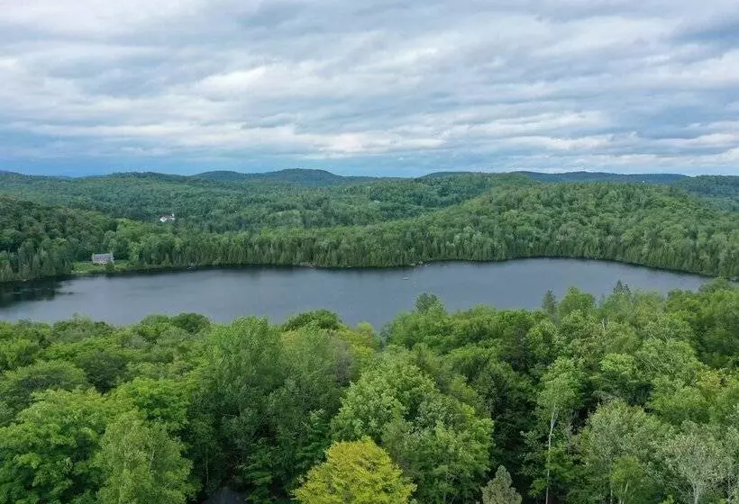 Hotelli Hôtel Far Hills