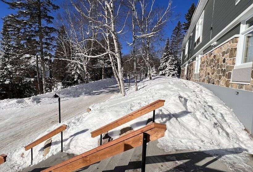 호텔 Hôtel Far Hills