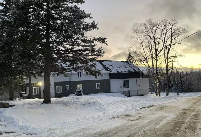 Hotelli Hôtel Far Hills