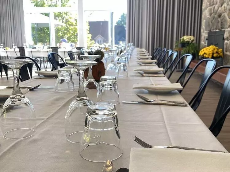 Hotelli Hôtel Far Hills