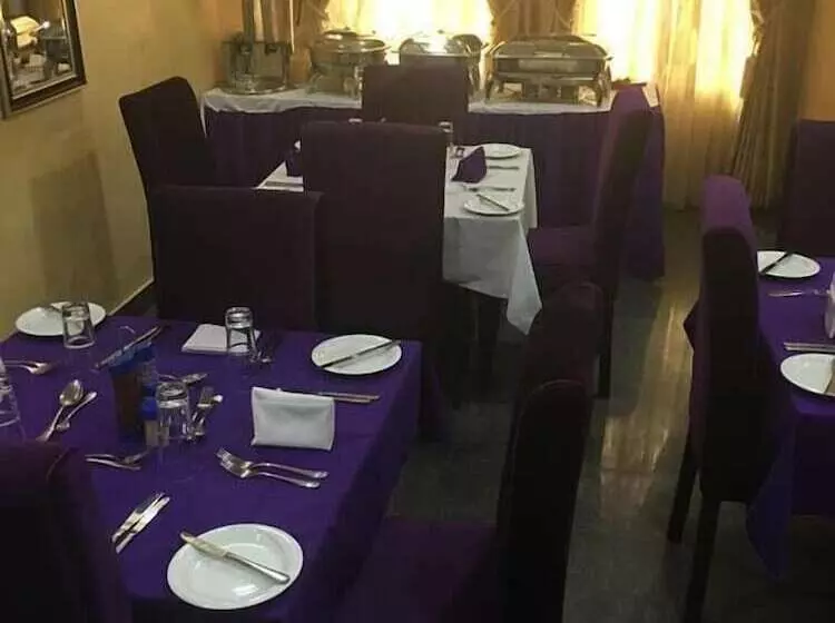 هتل Inti's Royal Suite