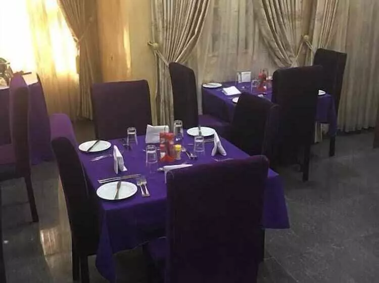 هتل Inti's Royal Suite