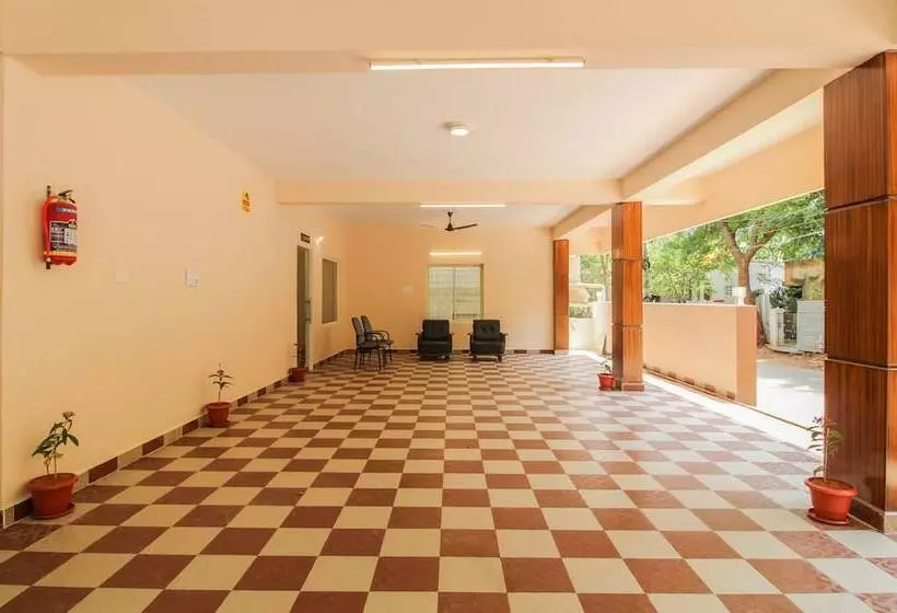 Itsy Hotels Riyas Grand