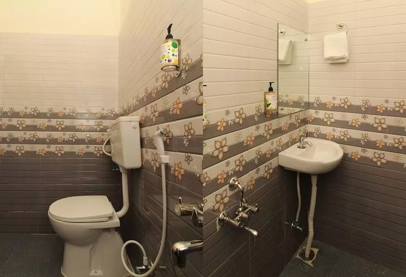 Itsy Hotels Riyas Grand