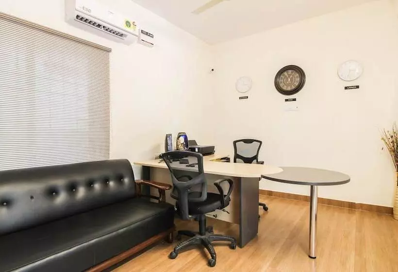 Itsy Hotels Riyas Grand