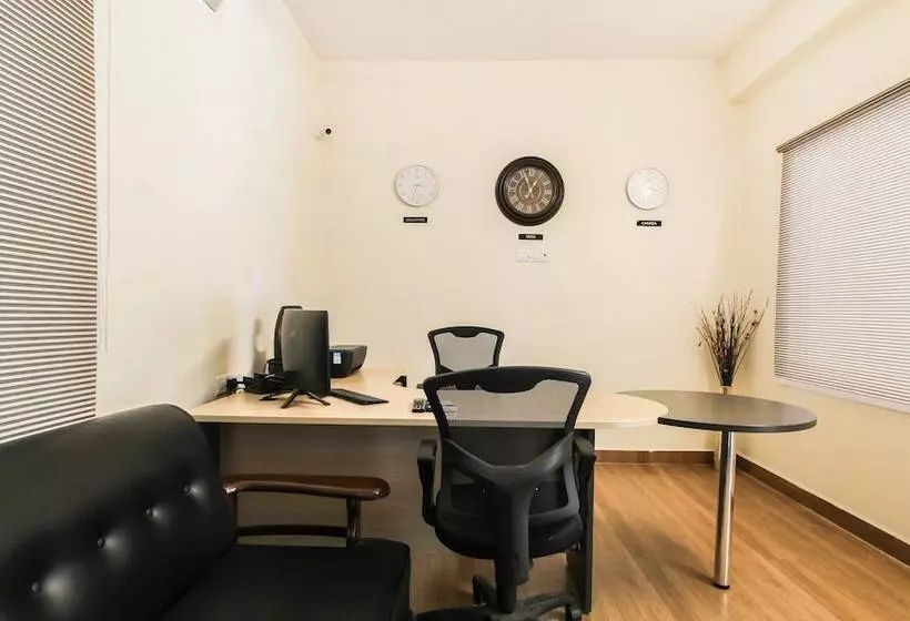 Itsy Hotels Riyas Grand