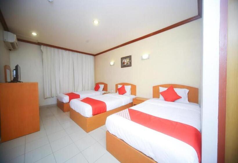 בית מלון כפרי London By Oyo Rooms