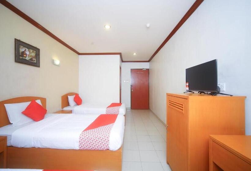 בית מלון כפרי London By Oyo Rooms