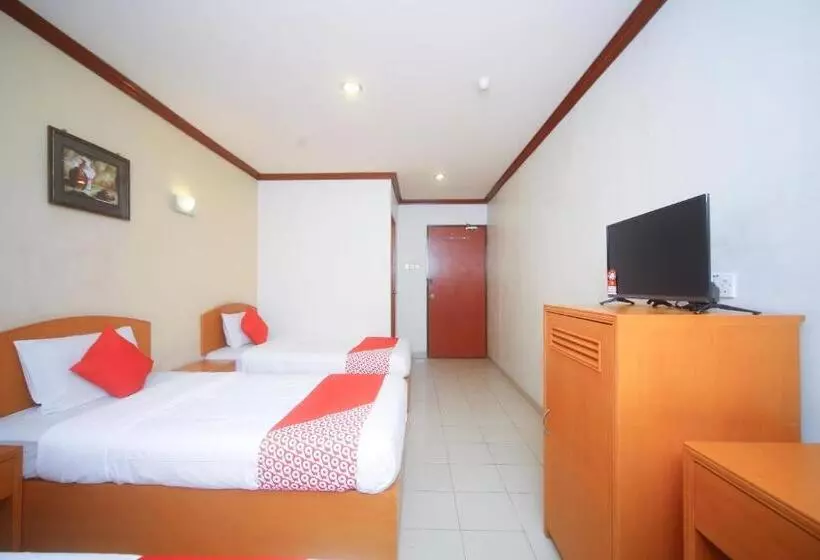 ホテル London By Oyo Rooms